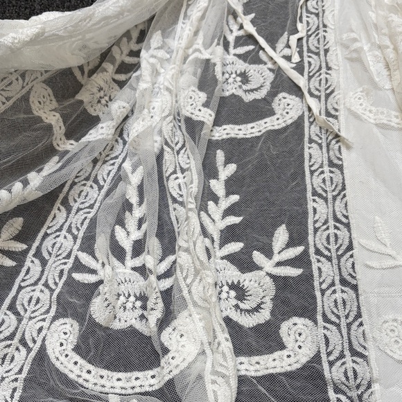 White and Teal Lace Robes Size One Size - Picture 7 of 9